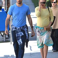 Natalie Portman - Has lunch at Square One Dining Hollywood Feb 28_ 2011 - By_oTTo _31_.jpg