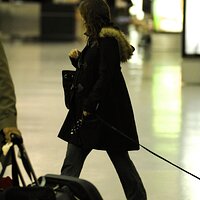 27784_Tikipeter_Natalie_Portman_departs_JFK_Airport_005_123_488lo.jpg