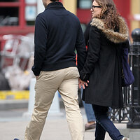 natalie-portman-benjamin-millepied-nyc-baby-bump-3-747x1024.jpg