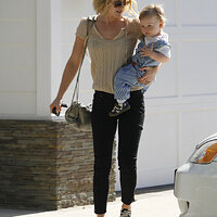 ali_larter_and_her_son_theodor3.jpg