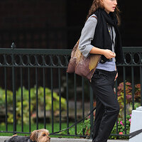 natalie-portman-dog-1158-2.jpg