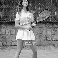 brooke-shields-lors-de-lopen-de-tennis-de-montecarlo-le-26-juin-1983-picture-id1199869930.jpg