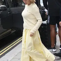 Pamela Anderson Sneakers (3).webp