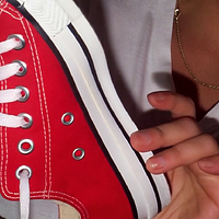 Hailuo_Video_A beautiful woman with green e_437626529641697289.mp4