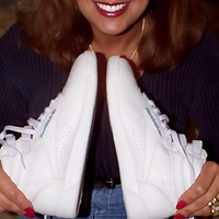 Gen-4 Turbo 30yr, smiles 154496460 (1).mp4