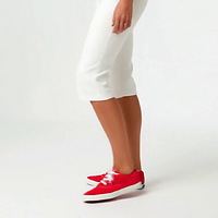 Create_a_female_202511181237_xg0hq.mp4