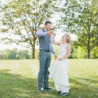 kyle-joelle_reiman_gardens_wedding_photography.webp