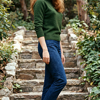freepik__img1-standing-on-steps-a-young-jane-fonda-wearing-__45139.png