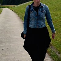 jumpsuit schwarz jeansjacke 2.JPG