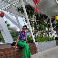 my-9-days-in-china-dagny-zenovia-shenzhen-bridge-walk.jpg