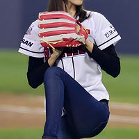 Asian Baseball Babes (08).png