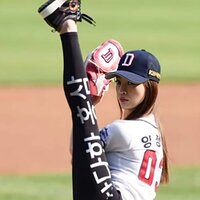 Asian Baseball Babes (12).jpg
